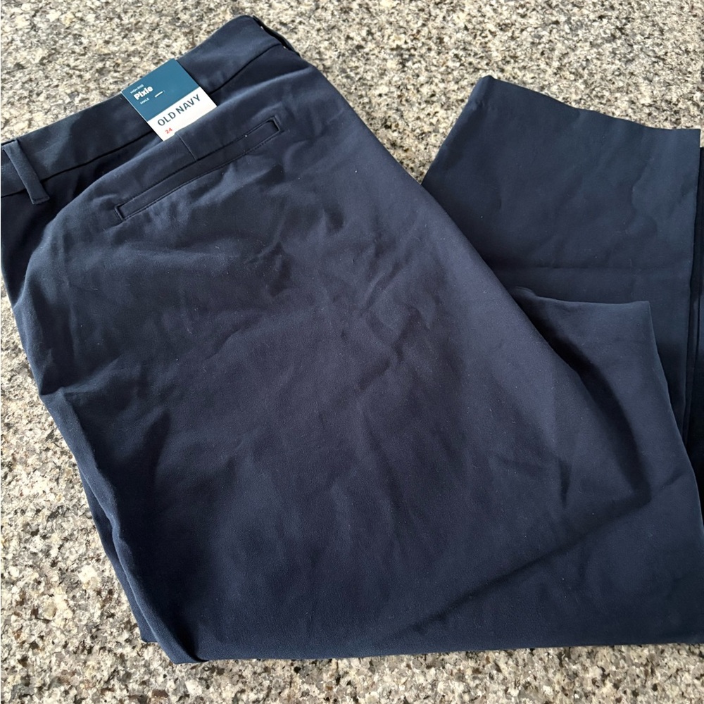 NWT- Old Navy woman’s plus size high rise pixie ankle pants, size 24